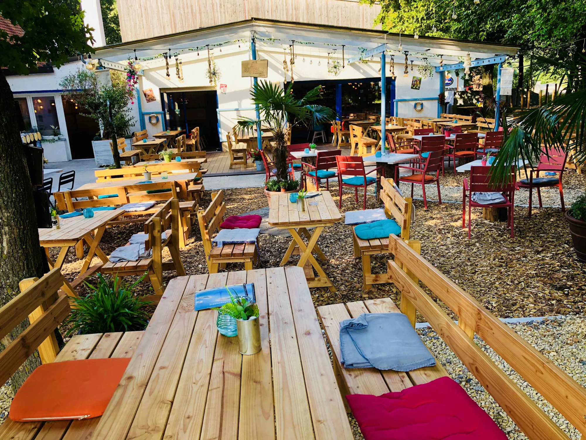 Galeriebild vom Bootshaus: AußenTag